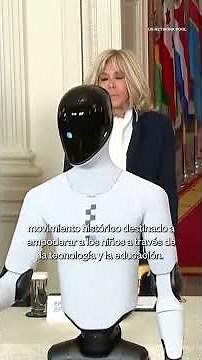 Robot acompaña a la primera dama durante un evento en la Casa Blanca | Noticias Telemundo