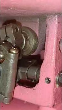 Good, nice, and cheap 4-thread overlock sewing machine. Made in China by Dinnek FN2-4D-B