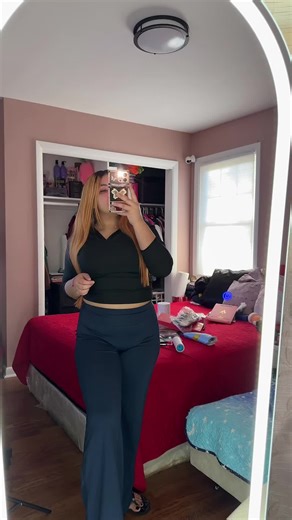 Los pantalones más hermosos acampanados que tendrás súper cómodos te vienen por separados o por set la calidad 10/10😍 #pantalonesacampanados #comodos #girl #viraltiktok