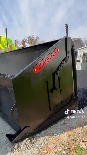 Using our 10’ DraggTec Asphalt Drag Box. Two pass wide driveway. Getting it done fast🔥 DraggTec.com. #dragboxpaving #asphalt #paving #asphaltpaving #pavinglife #pavingcontractors #pavingsomeasphalt #asphaltdriveway #draggtec #construction #contractorlife #pavers #dragbox #heavyequipment #skidsteer #miniexcavator #contractor #excavation #concrete #blacktop