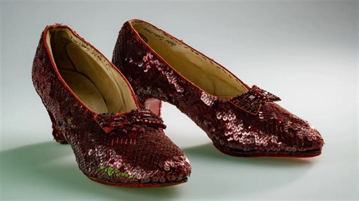 Iconic 'The Wizard of Oz' ruby slippers returned after heist