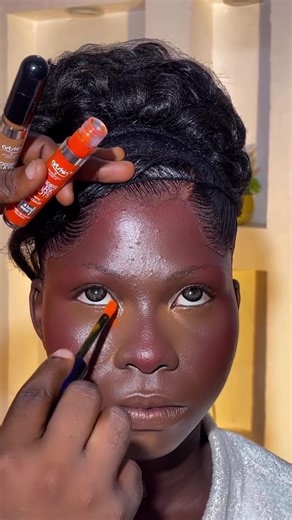 Full face products from @juliediamondcosmetics @justmakeupcosmetics1 @artskinmakeup_africa All products displayed are available in affordable prices We also have them available in wholesale deals,kindly send us a dm for more enquires. #makeup #makeuptutorial #explorar #juliediamondcosmetics #makeupbrand