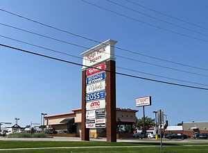 Ridge Park Square shopping center up for sale for first time in 35 years