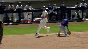 Travis Shaw le gana la carrera al tiro