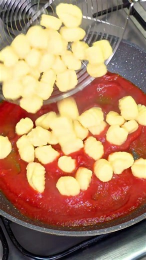Gnocchi al pomodoro(Gnocchi with tomato sauce)😋👌😍👍❤️ #cooking #food
