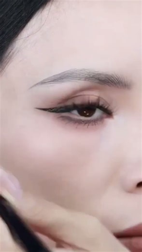 Wild Eyebrows Shape Tutorial For Beginners | Super Natural looks #shorts#trendingshorts ✨😱