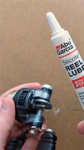 GREASE or OIL To Lube Fishing Reels? #fishingequipment #reelmaintenance #fishing #beginnerfishing