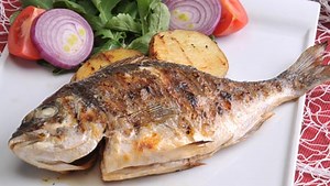 Poisson au curry cuit au barbecue pour 4 personnes - Recettes - Elle à Table