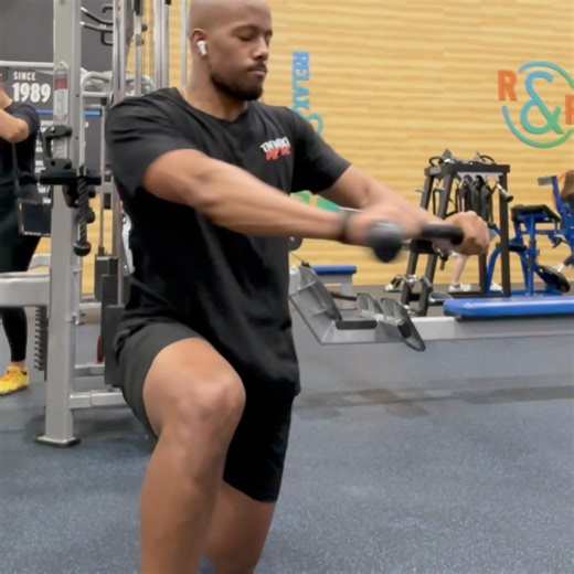 Half Kneeling Cable Trunk Rotation