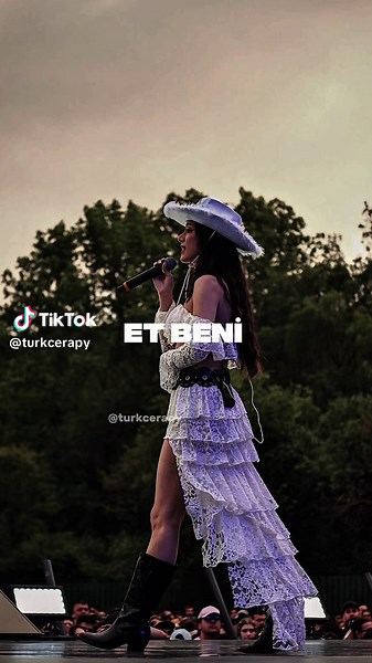 M Lisa'nın Yeni Şarkısı “SALLANA” Yayında!