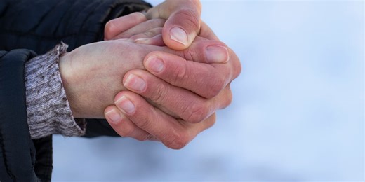 Protect yourself from frostbite and hypothermia in the frigid cold