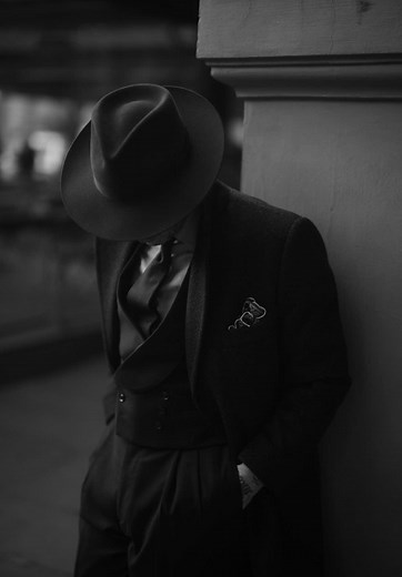 1940s Gangster Look for Men: Classic Fashion Styles