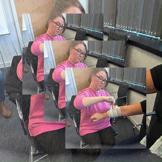 From CPR practice to bandaging skills — our trainees were all in! 🩹 Well done to our newest first aiders and our fantastic trainer Andrea for running the course. 💪 𝙴𝙽𝚀𝚄𝙸𝚁𝙴 𝙽𝙾𝚆 𝙰𝙽𝙳 𝙶𝙴𝚃 𝚈𝙾𝚄𝚁 𝚃𝙴𝙰𝙼 𝚃𝚁𝙰𝙸𝙽𝙴𝙳 𝙱𝚈 𝐓𝐇𝐄 𝐁𝐄𝐒𝐓 📩 #ManchesterFirstAidTraining #FirstAidTraining #FirstAid #Lifesaver #GreaterManchester | Manchester First Aid Training