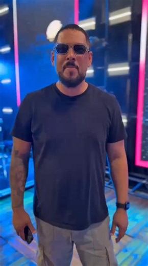 🎶 OS ORIGINAIS DO SAMBA VÃO COMANDAR A VIRADA DE ANO EM JAHU! 2026 vai chegar em grande estilo com um super show do grupo ‘Os Originais do Samba’ no Parque do Rio Jaú! E você é o nosso convidado especial para essa grande festa! Se liga só no recado do Juninho e não fique de fora! Aproveita pra dar uma olhada na programação completa organizada pela Prefeitura de Jahu, por meio da Secretaria de Cultura e Turismo: 18h45 às 19h50 Rodrigo Studio Dança 20h às 21h30 Pagode do Sidão 21h30 às 23h45 Gabr