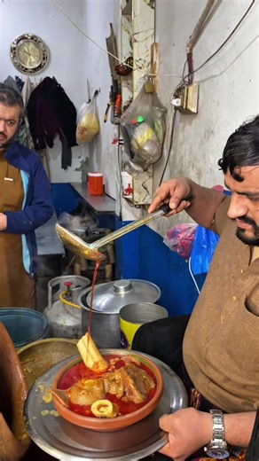 Experience Sher Khan Paye: Classic Peshawari Breakfast
