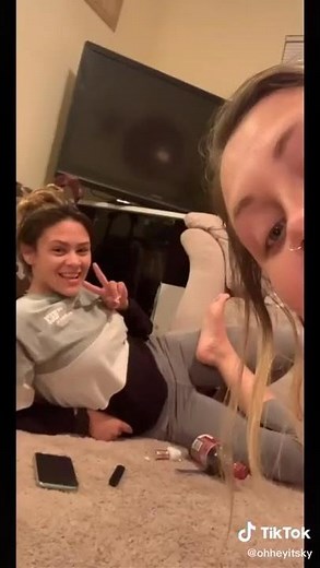 TikTok Girl Farting #10