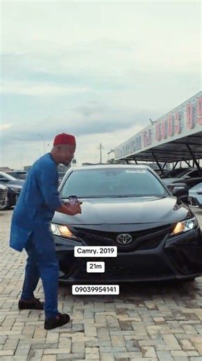 2019 Toyota Camry SE 21m