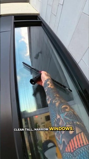 How To Clean Tall Narrow Windows Like A Pro #cleaningwindows #windowcleaner