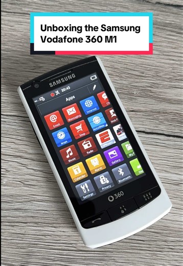 Unboxing the Samsung Vodafone 360 M1 - A Unique Phone