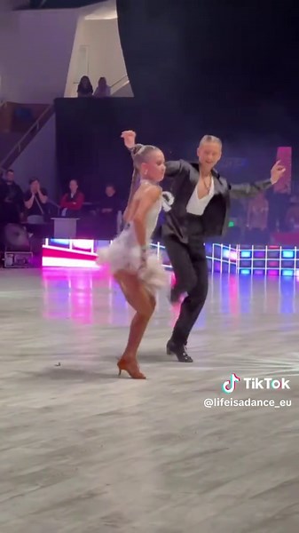 Karina Yermakova y Eugene Sechko: Jive en Baile de Salón