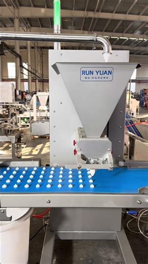 Cantilever cake filling machine