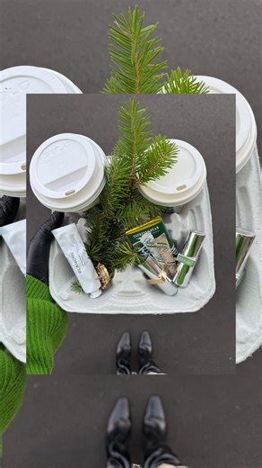 Amy Anderson on Instagram: "and there were so many 💚 . . . . daily outfit inspo, minimal fashion, style inspo, street style, minimal style, aesthetic fashion, chicago fashion, fashion influencer, Pinterest fashion, Pinterest style, daily style ideas, Chicago influencer, cold weather fashion"