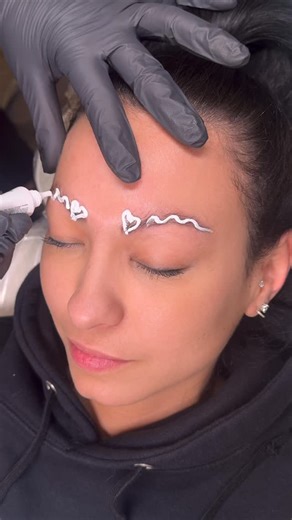 Julie Johnson on Instagram: "Wax, tint and lami! Schedule your appointment at www.cascadia-ink.com. Upcoming permanent makeup trainings ✨Nano brows & ombré powder brows February 25th-27th (1 spot left) ✨Nano brows & ombre powder brows March 25th-27th ✨Lip blush April 16th-17th For more dates and to enroll visit www.cascadia-ink.com #seattlebrows #tacomabrows #browlami #browmapping #puyallupsalon"