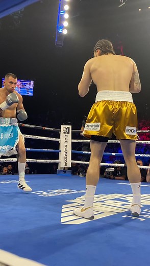 422K views · 8K reactions | The 1-2 had him OUT 略 | Top Rank Boxing | Facebook