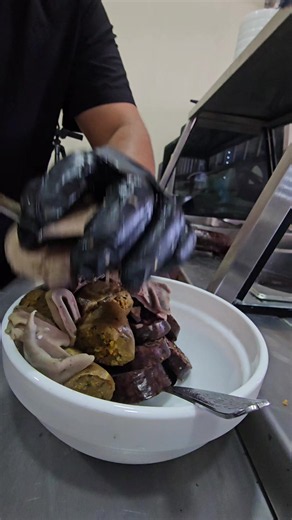 Caldo de salchicha receta: cómo preparar el clásico de Salchichería del Tío John