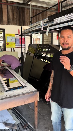 Blue roller. Panel roller double. 900 series. #construction #slidingwindows #798section #900section #aluminumcabinet #fabrication #aluminum #glassshowcase #aluminum