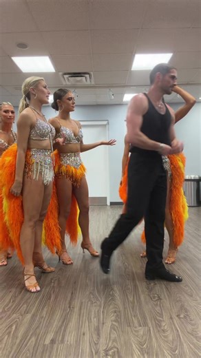 Dance Challenges on TikTok with Rylee Arnold and Friends