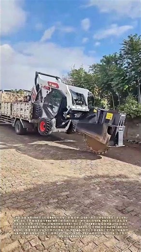 車体を起こし、前輪で走る：驚きの変形自走式機械