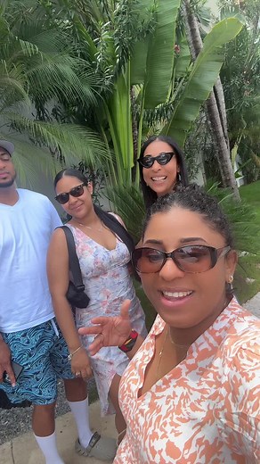 Salimos para el Riu Bambu a celebrar el cumpleaños de mi cuñada, casi no grabe pero el hotel es muy bueno y los empleados son muy atentos 10/10 , a la comida le doy un 8/10 y el ambiente del hotel le doy un 10/10 buena opción si estan buscando un hotel #onimartz #contenido #migentefabulosa #fyp #Sol☀️👧🏽 #sobrinos