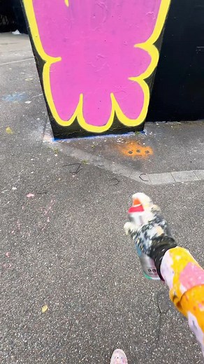 292 reactions · 13 shares | Un très beaux Discord de @aastieroff dans Hot Ones avec @kyankhojandi  | Brunograffer | Facebook