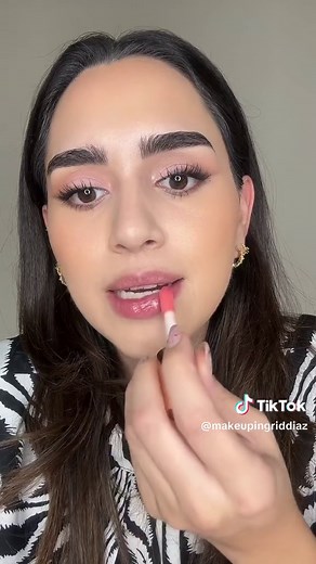 Italian Deluxe Makeup - Chic Gloss Collection Review