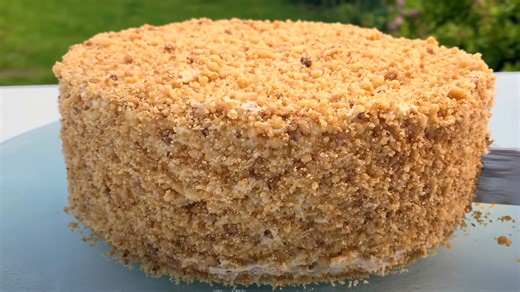 Quick Sour Cream Cake That’s Soft, Creamy and Oven-Free