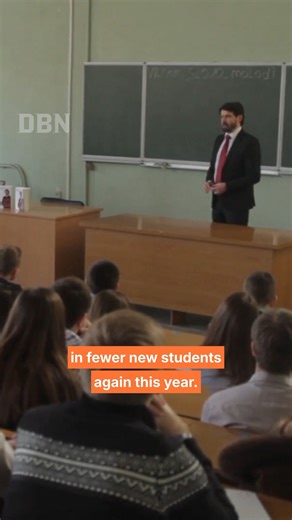 Dutch universities saw another drop in new students this year. International enrolment fell the most. Teacher training rose, but ICT and other tech programmes declined. Source: NOS, UNL #netherlands #holland #europe #university #study #studyabroad | Dutch Breaking News