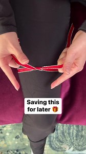 Quick and easy holiday bow 🎁🎄 #lifehack #lifehacks #lifehacks101 #viralreel #viralreels #ribbon #crafts #bow #giftwrapping | The G Family