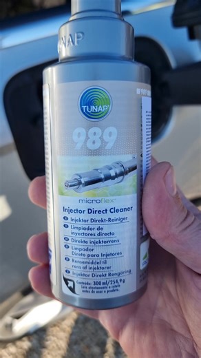 Tunap 989 – Injektor Direct Cleaner Dugotrajna eksploatacija dizel vozila dovodi do stvaranja tvrdokornih naslaga na injektorima/diznama. Posljedice toga su povećana potrošnja goriva, slabije performanse motora i veće emisije izduvnih gasova. Posebno izraženi problemi javljaju se kod vozila koja nisu čišćena duži period (više od 40.000 km ili 4 godine). Tunap 989 je visokokoncentrovani čistač injektora koji pomoću ROA² tehnologije efikasno rastvara i uklanja tvrdokorne naslage sa brizgaljki i di