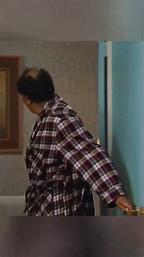 28K views · 926 reactions | #alftvshow #alf #alftv #s #alien #alienlifeform #alledible #gordonalfshumway #alienlife | A.L.F Show Best | Facebook