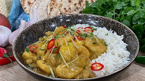 Nisha's Friday night prawn coconut curry