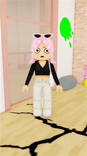 my mom forced me to clean my room!?!!😖😭#robloxshorts #roblox