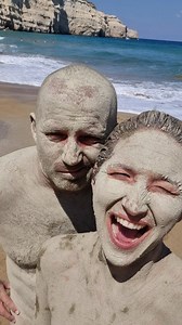 72K views · 2.8K reactions | Prosimy nie regulować odbiorników藍 To tylko my藍 Plaża algi spa natura red beach kreta | Magda Steczkowska | Facebook