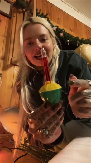 Step Back in Time. Vintage Christmas Bubble Lights bring back the magic with their dancing bubbles and warm, nostalgic glow. Easy to use and reusable, they're the perfect touch for a classic holiday. ✨ Wrap your tree in nostalgia. | Byhonorary 55