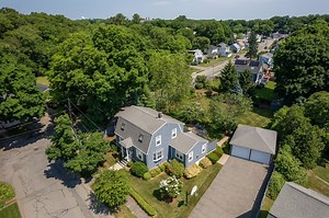 2 Sylvester Ave, Beverly, MA 01915 - MLS 73370034 - Coldwell Banker