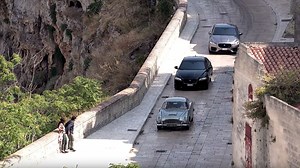 Video. Car chases and stunts as James Bond crew settles into Matera