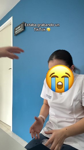 Aquí les dejo el video completo para que vean cómo pasó todo 😭😭 #laboratorio #orina #medcenter