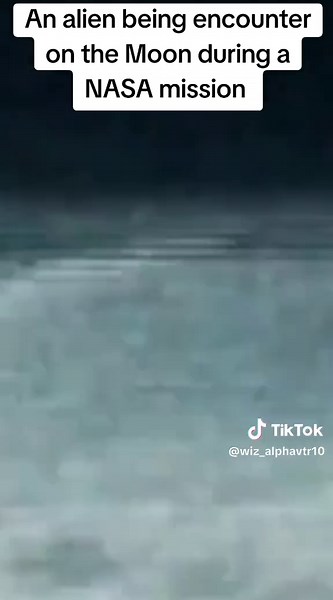 An alien being encounter on the Moon during a NASA mission 🛸👽#aliens #uap #ufo #fyp