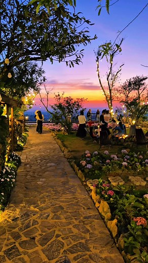 655K views · 6.4K reactions | Những giây phút lắng đọng vào một buổi chiều hoàng hôn tại Đà Lạt 殺  Lời Của Gió #latnoitravel #dalatreviewtravel #loicuagio | Đà Lạt ReView Travel | Facebook