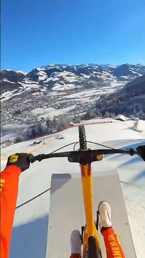 Flipping the „Hausbergkante“ with my bike on snow👀